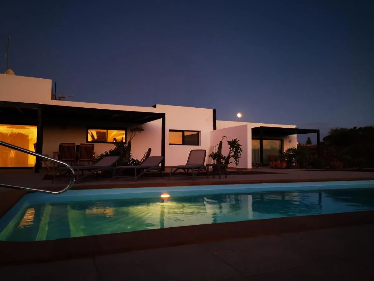 Villa Wind Wave 28A Heated & Shared Pool Lajares